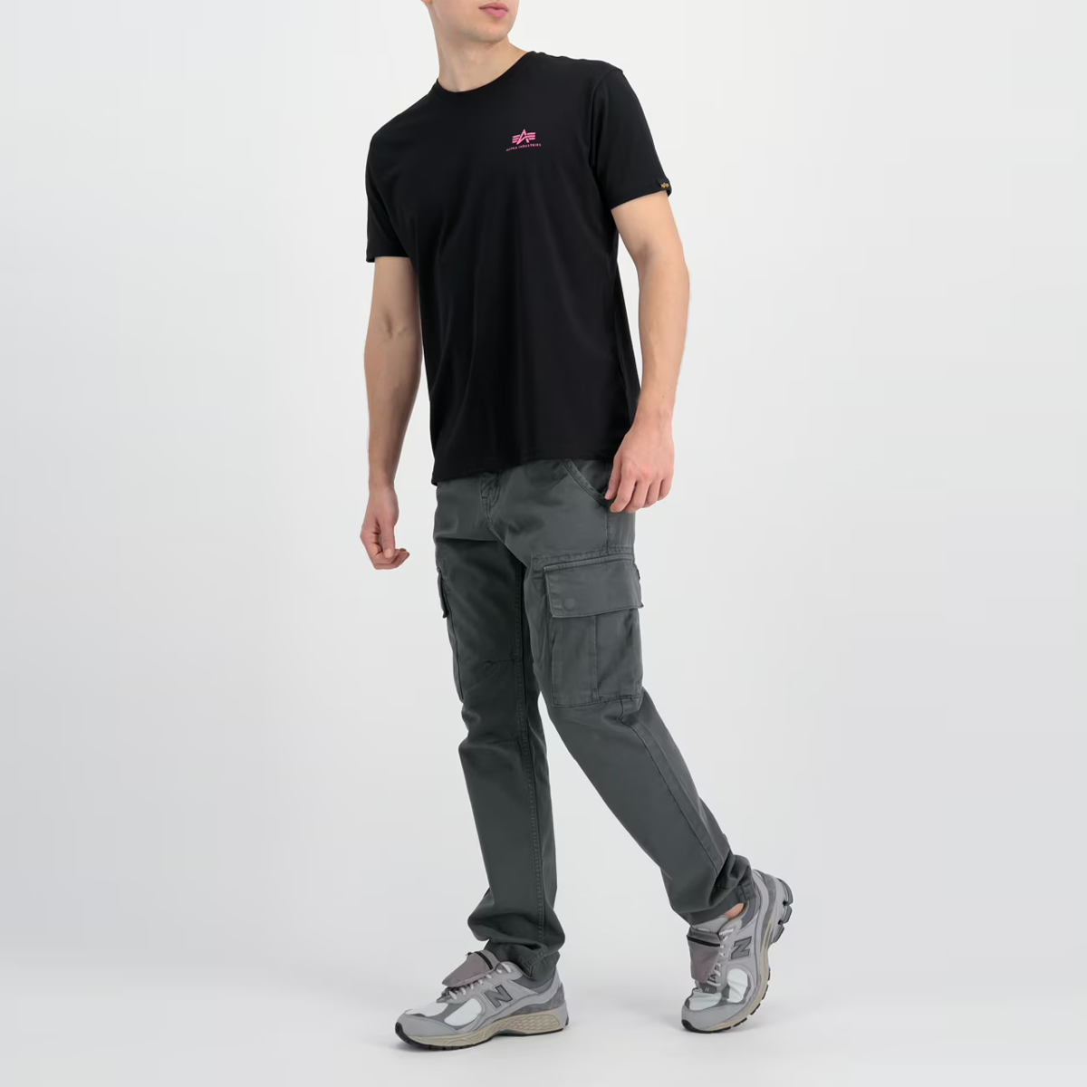 Alpha Industries T-Shirt Basic T Small Logo Black Magenta - 2 Alpha Industries T-Shirt Basic T Small Logo Black Magenta - 2