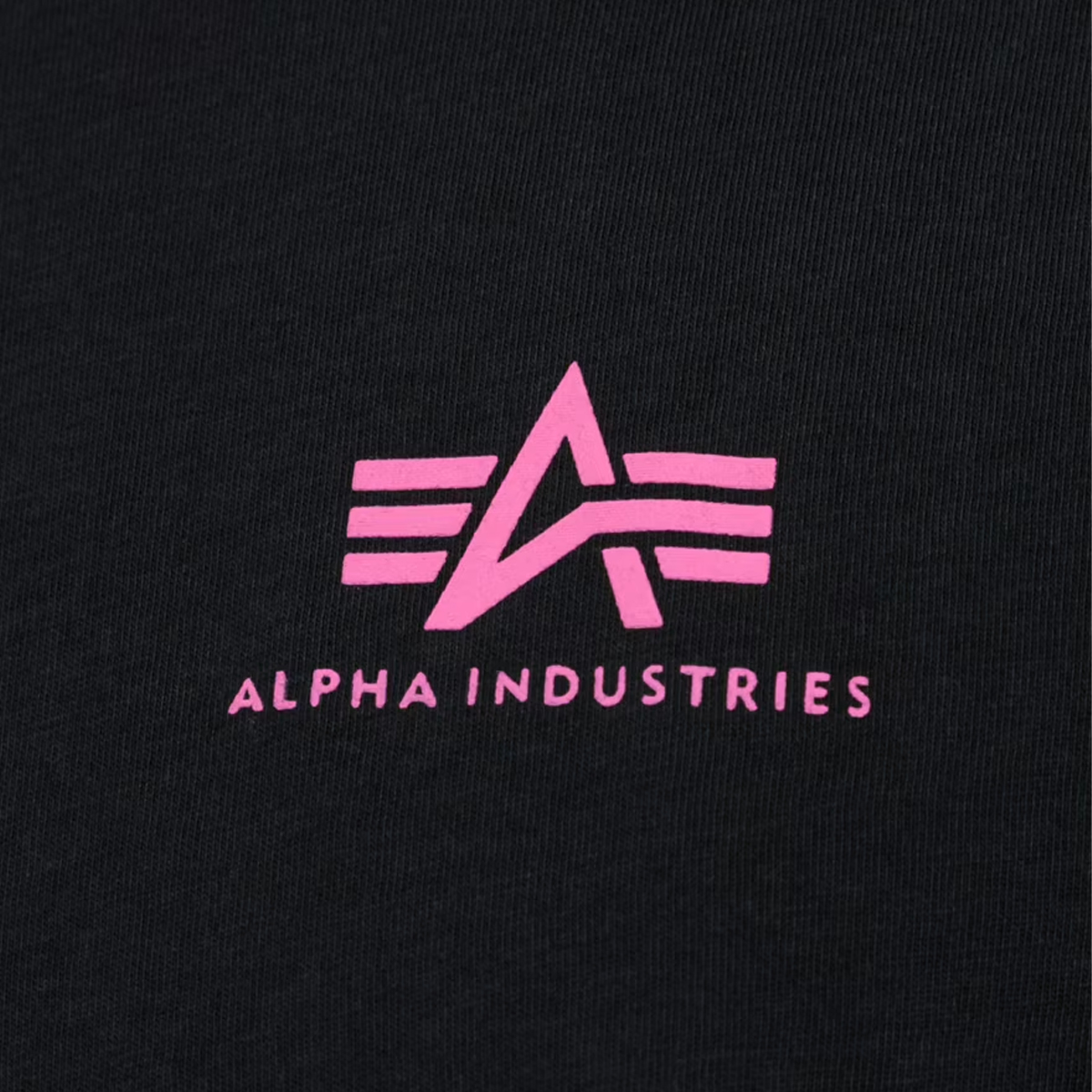 Alpha Industries T-Shirt Basic T Small Logo Black Magenta - 3 Alpha Industries T-Shirt Basic T Small Logo Black Magenta - 3