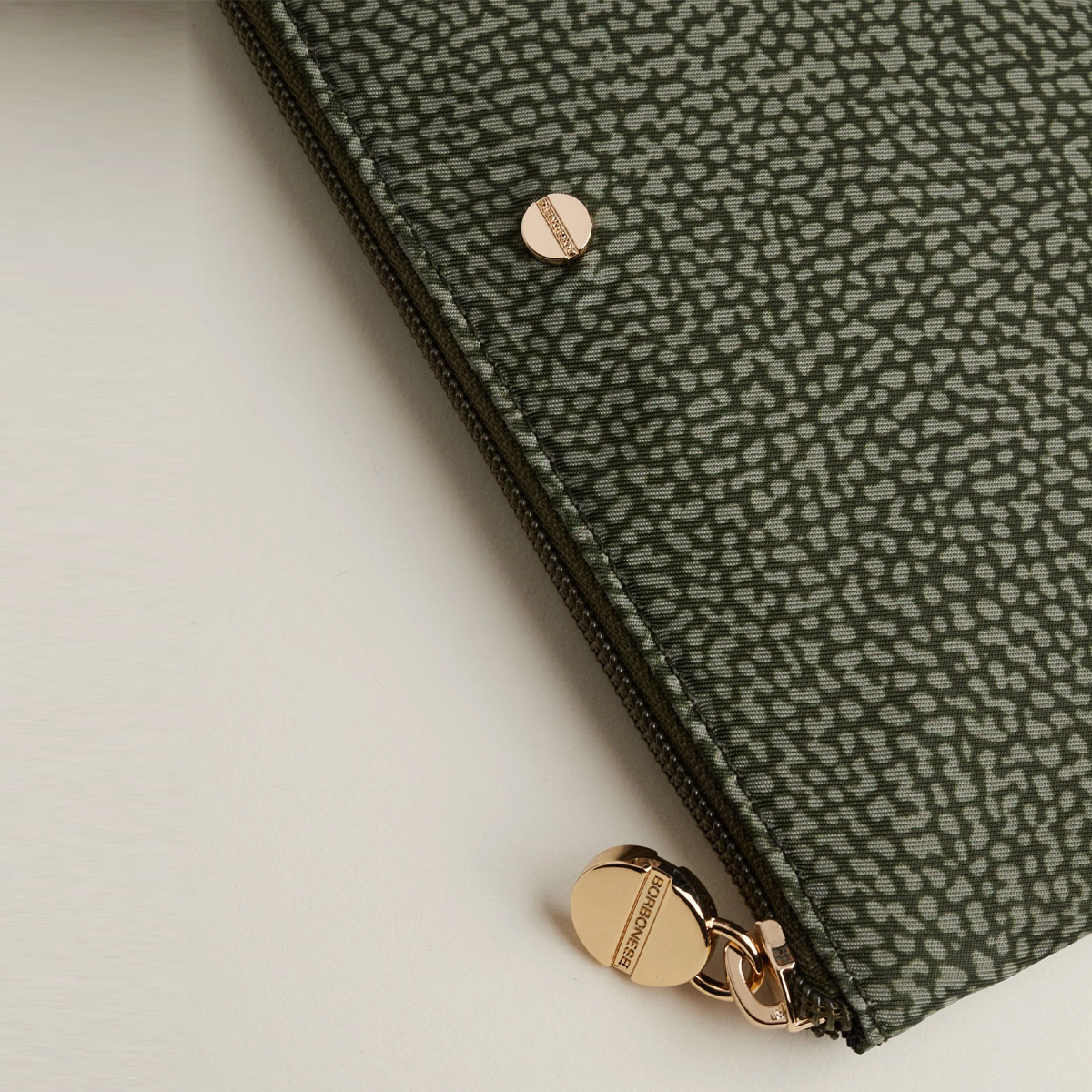 Borbonese Bustina Portadocumenti in Nylon Riciclato Verde Militare - 3