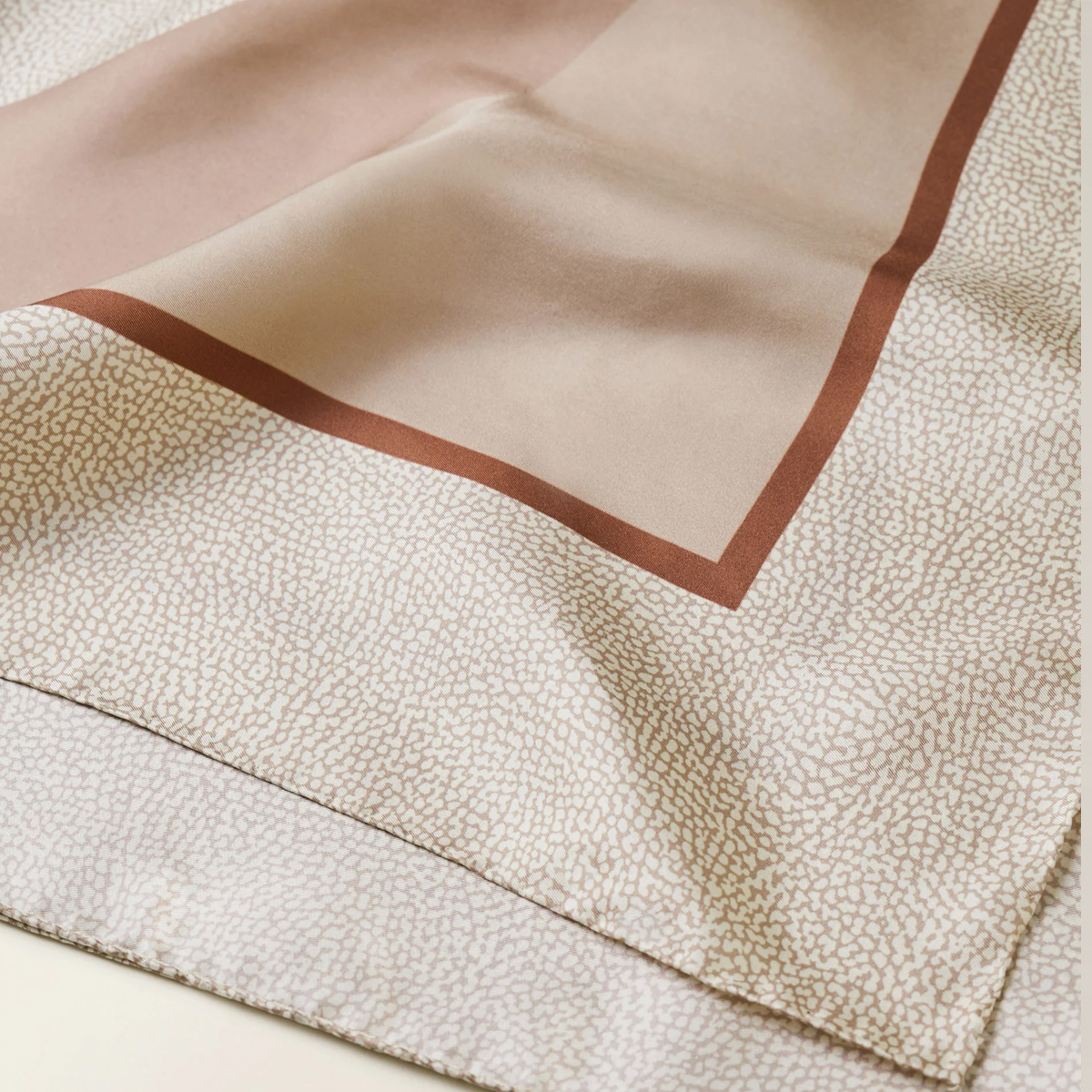Borbonese Foulard con cuori Sabbia Beige - 3 Borbonese Foulard con cuori Sabbia Beige - 3