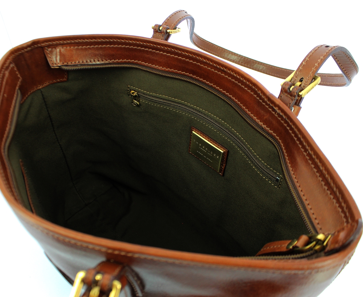 The Bridge Shopper Story L - 4 The Bridge Shopper Story L - 4