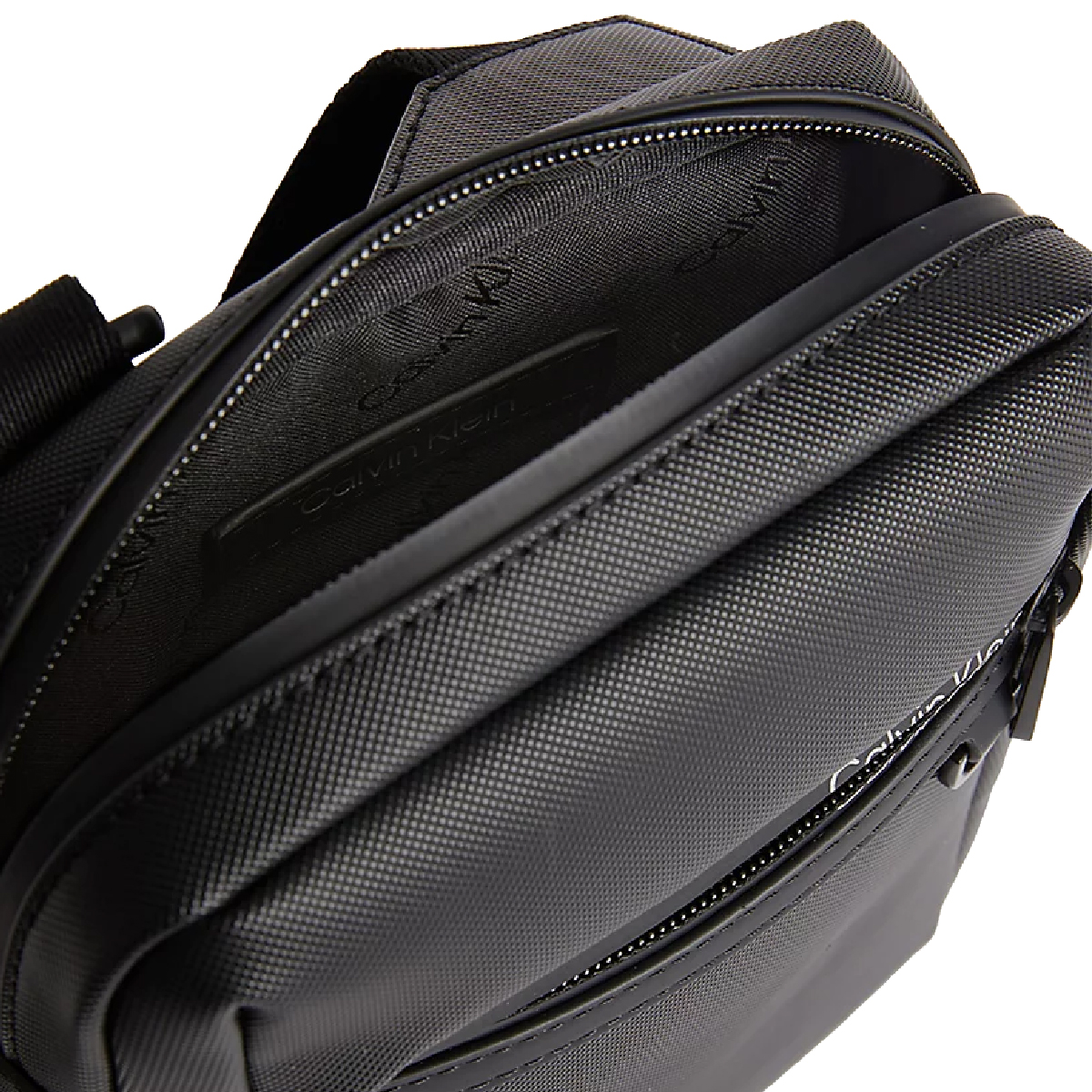 Calvin Klein Borsello Piccolo Daily Tech Black - 3 Calvin Klein Borsello Piccolo Daily Tech Black - 3