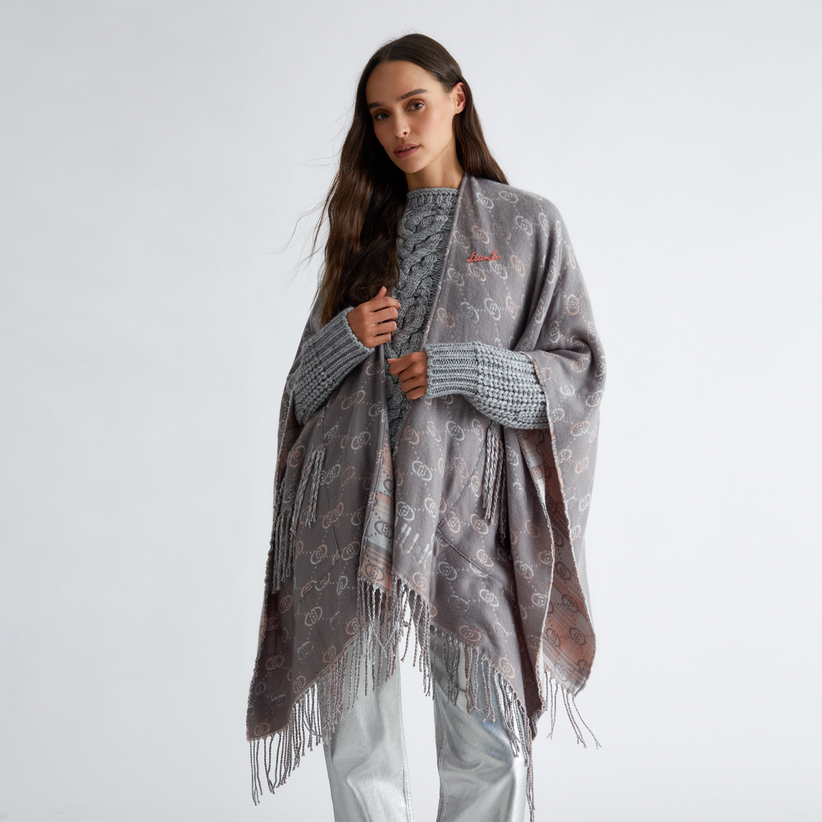 Liu Jo Poncho con Logo Jacquard Grey Cloud - 2 Liu Jo Poncho con Logo Jacquard Grey Cloud - 2