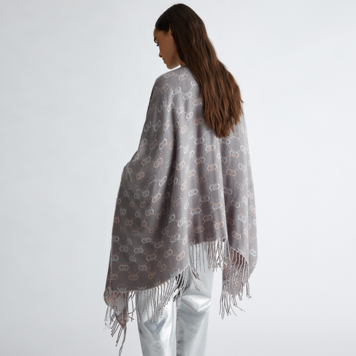 Liu Jo Poncho con Logo Jacquard Grey Cloud - 3 Liu Jo Poncho con Logo Jacquard Grey Cloud - 3