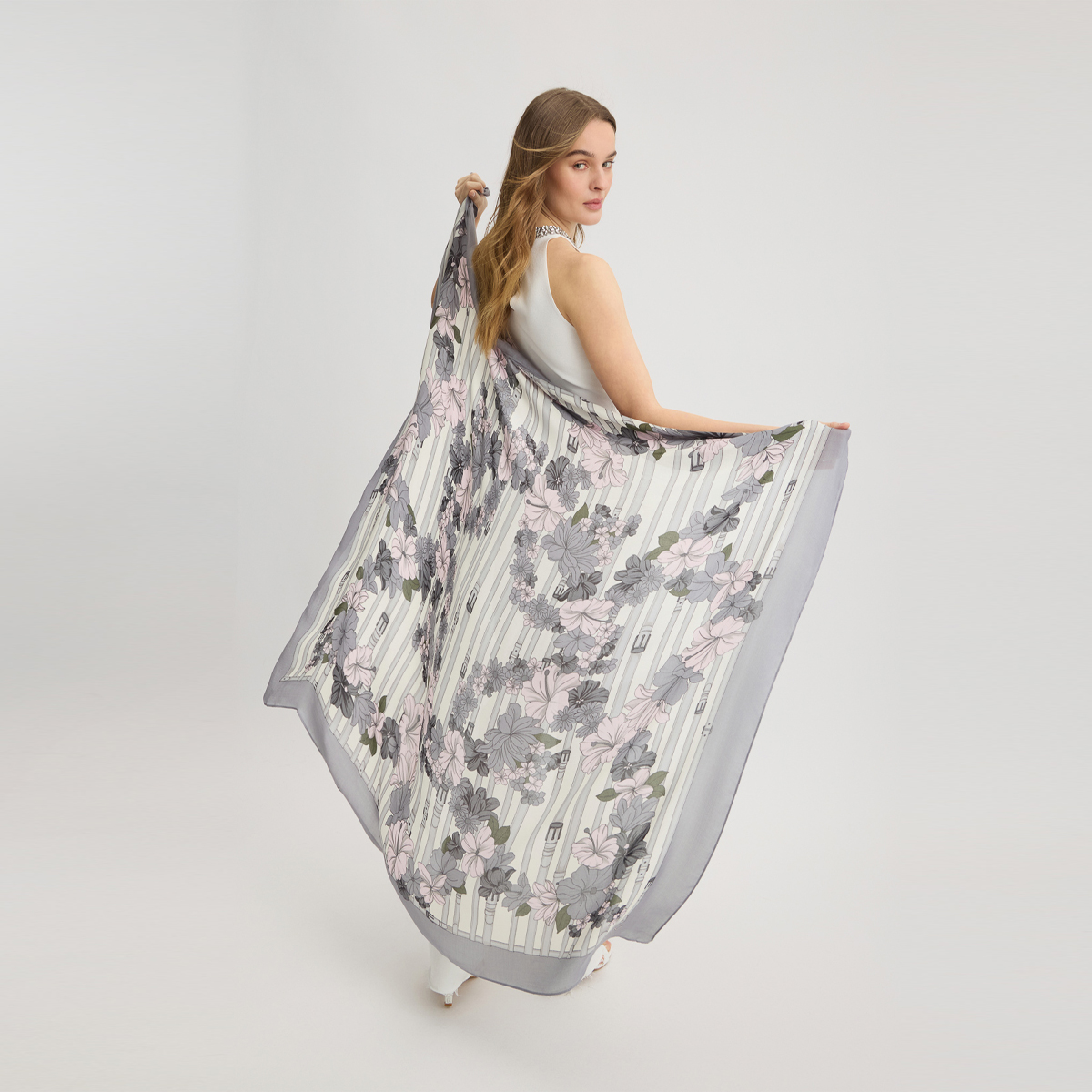 Liu Jo Foulard con stampa floreale Black - 2 Liu Jo Foulard con stampa floreale Black - 2
