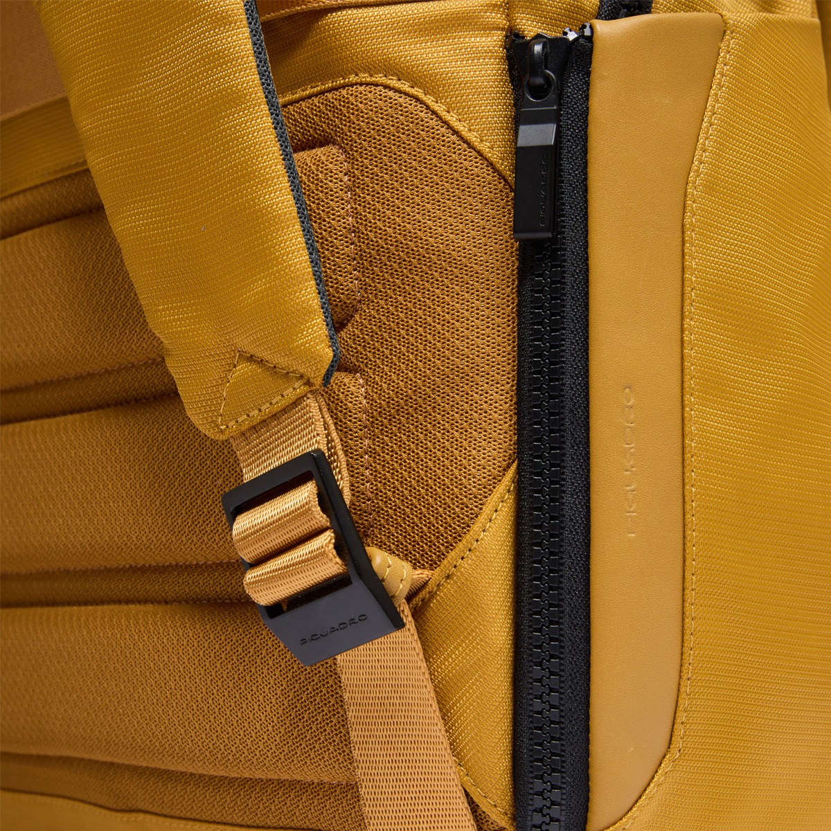 Piquadro Zaino Orion Porta PC 15.6" Giallo - 4 Piquadro Zaino Orion Porta PC 15.6" Giallo - 4