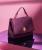 3 consigli di stile per sapere come abbinare la borsa viola 