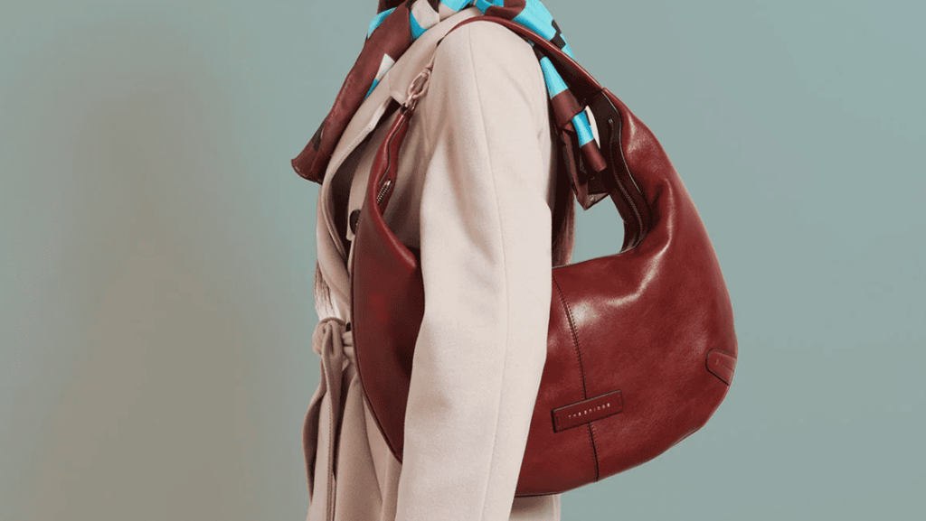 Come organizzare la borsa per il lavoro: consigli pratici e di stile